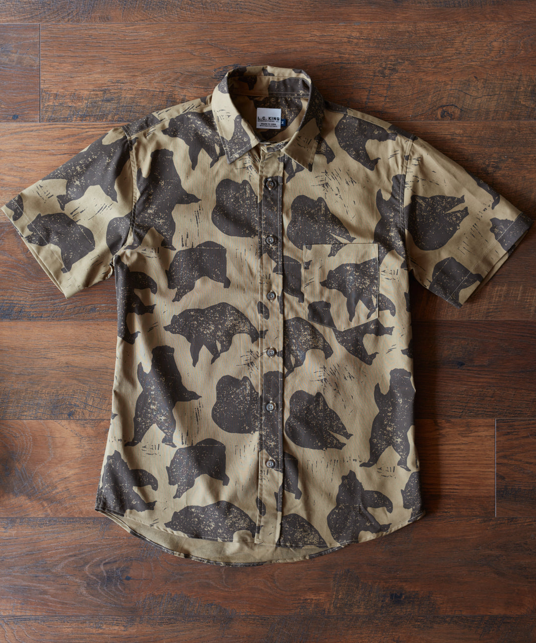 Smokey Mountain Bear Print Short Sleeve Shirt